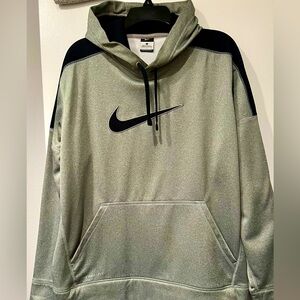 NIKE Therma Fit Grey Pullover Hoodie. Men’s Large. In GREAT pre-owned condition.